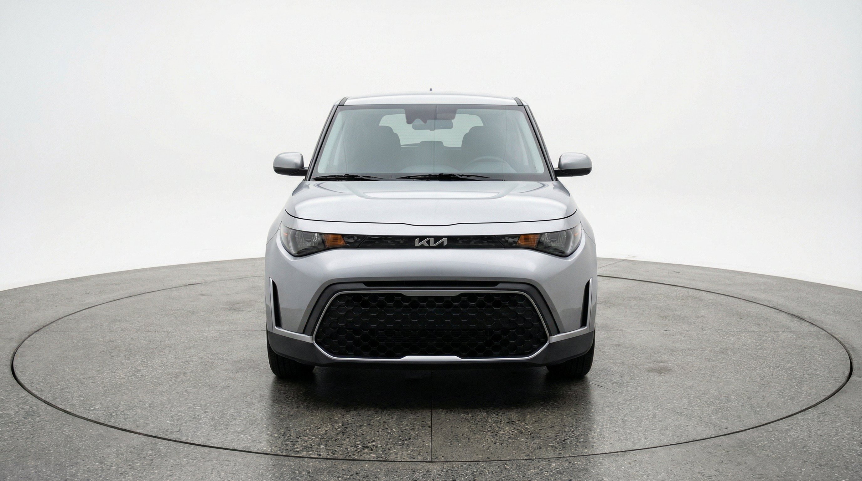Used 2025 Kia Soul LX w/ LX Technology Package FWD image 2