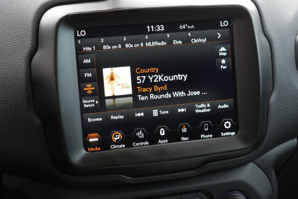 Used 2023 Jeep Renegade Latitude w/ Premium Group AWD/4WD image 15