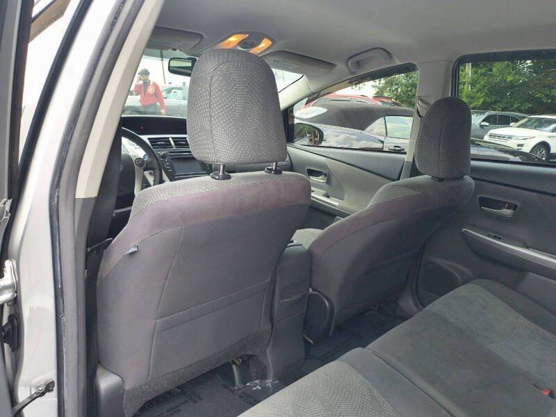 Used 2013 Toyota Prius V Three FWD image 12