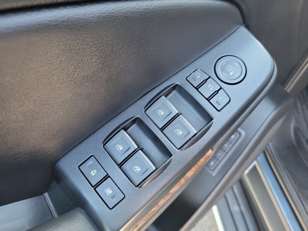 Certified 2019 Chevrolet Suburban Premier RWD image 24