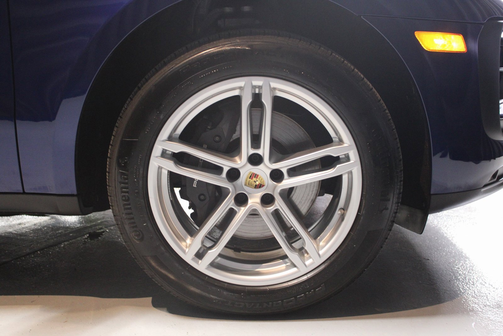 Certified 2025 Porsche Macan image 14