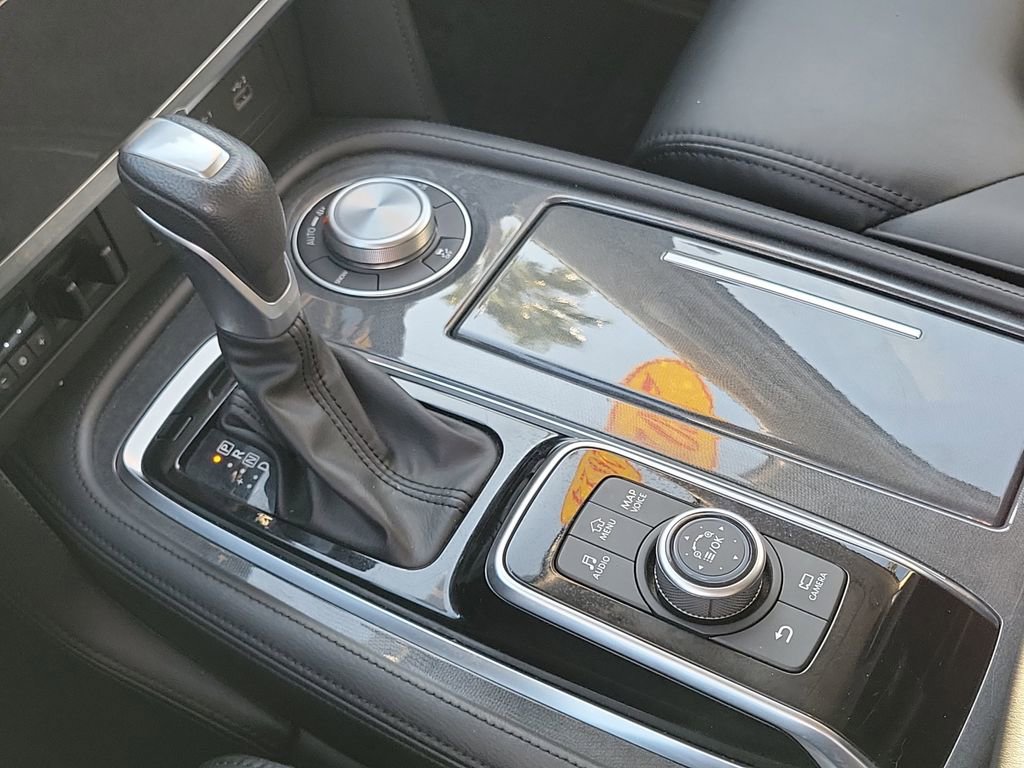 Used 2024 Nissan Armada SV image 15