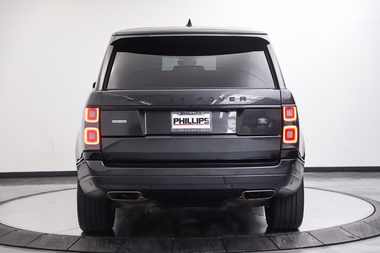 Used 2019 Land Rover Range Rover Long Wheelbase Supercharged AWD/4WD image 4