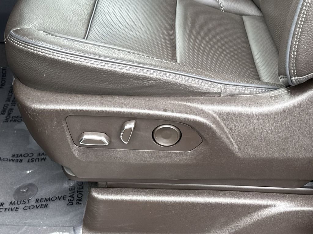 Used 2023 GMC Yukon Denali AWD/4WD image 14