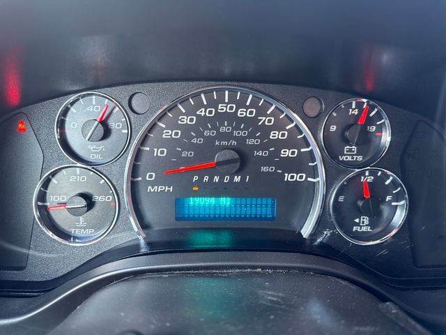 Used 2024 Chevrolet Express 2500 Work Van image 4