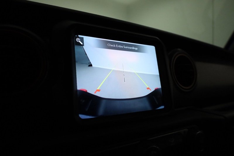 Used 2023 Jeep Gladiator Mojave w/ Cold Weather Group image 21