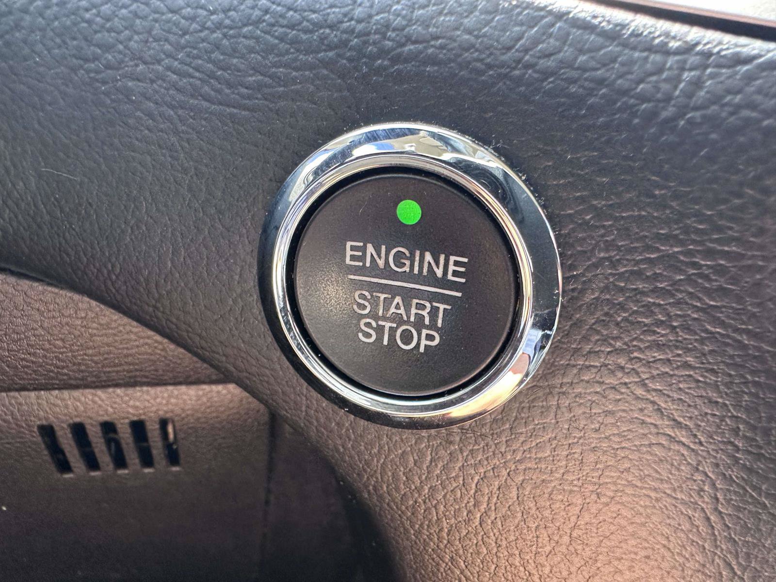 Used 2016 Ford Edge SEL w/ Equipment Group 201A AWD/4WD image 21