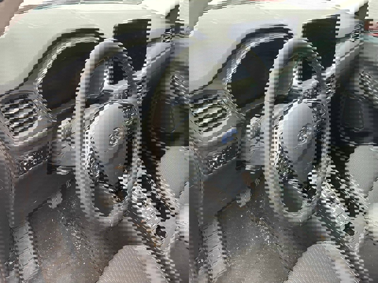 Used 2024 Ford Escape PHEV image 6