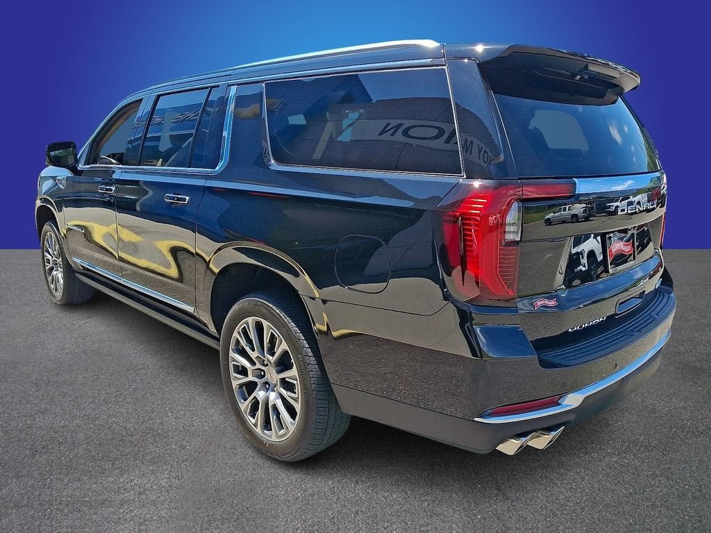 New 2026 GMC Yukon XL Denali w/ Denali Reserve Package AWD/4WD image 4