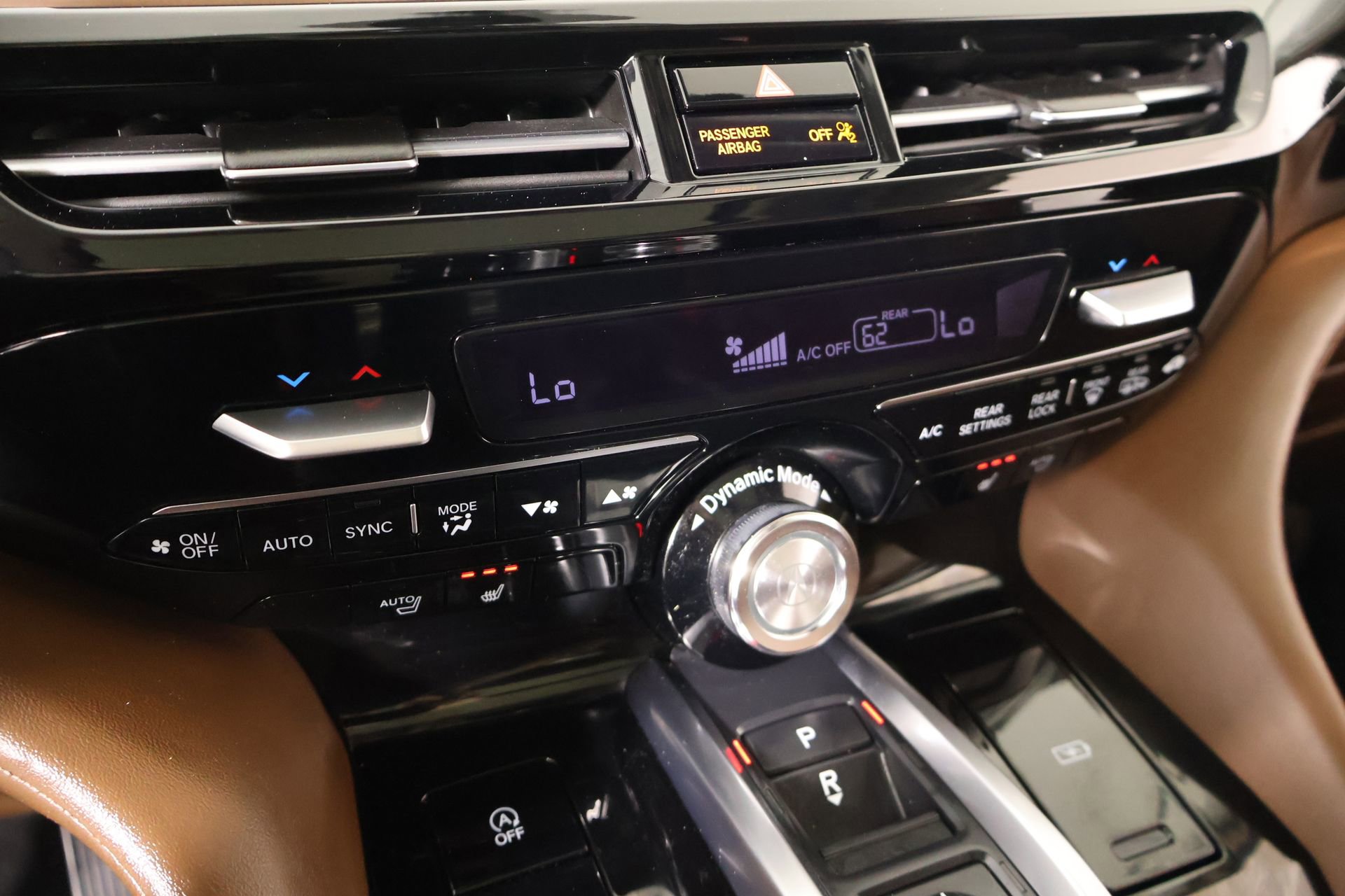 Used 2024 Acura MDX SH-AWD w/ Technology Package image 7