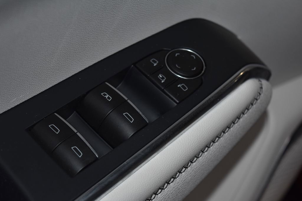 Used 2026 GMC Acadia Denali w/ Super Cruise Package image 6