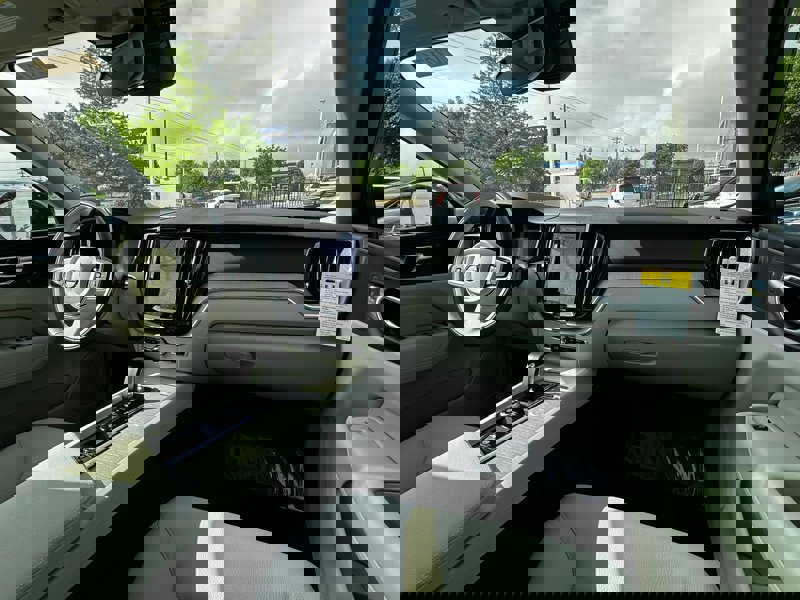 New 2025 Volvo XC60 B5 Plus w/ Protection Package Premier image 9
