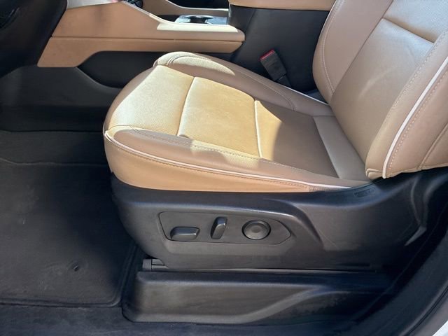 Used 2024 Chevrolet Suburban Premier RWD image 17