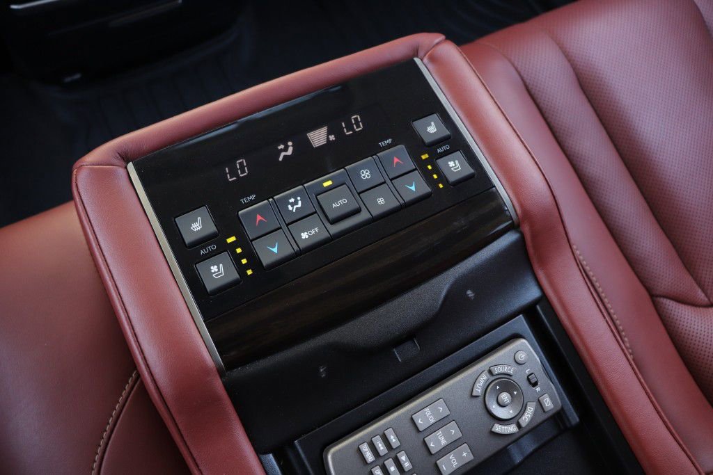 Used 2019 Lexus LX 570 4WD w/ Luxury Package image 69