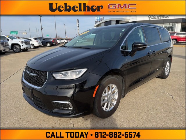 Used 2024 Chrysler Pacifica Touring-L image 18