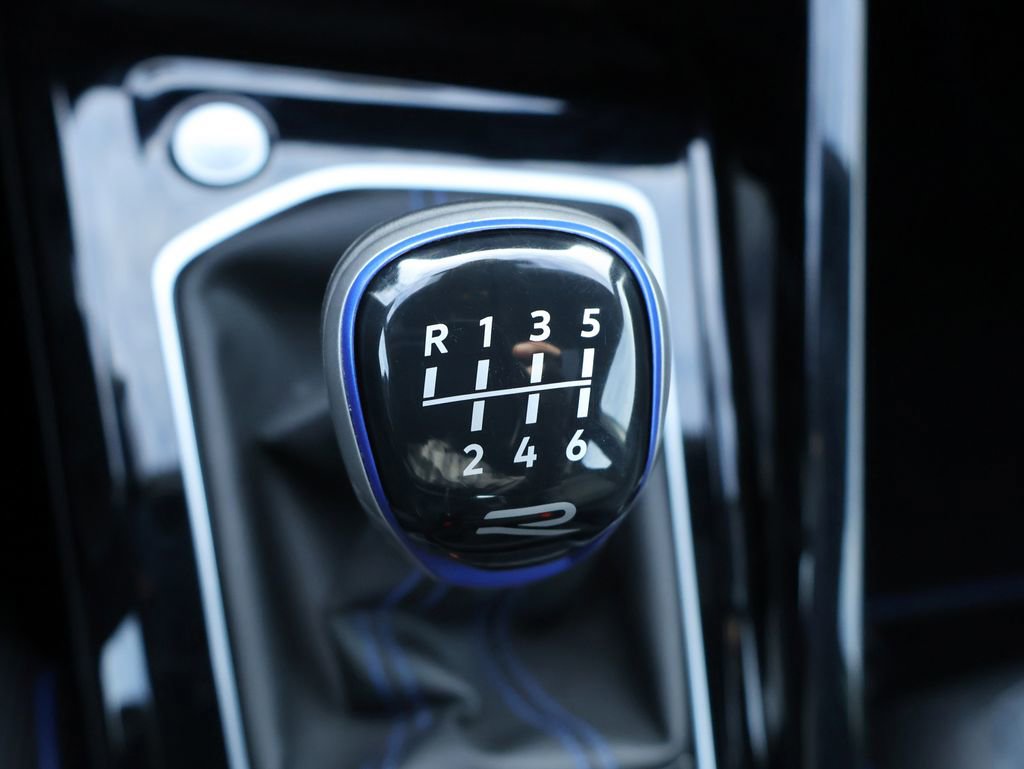 Certified 2024 Volkswagen Golf R image 29