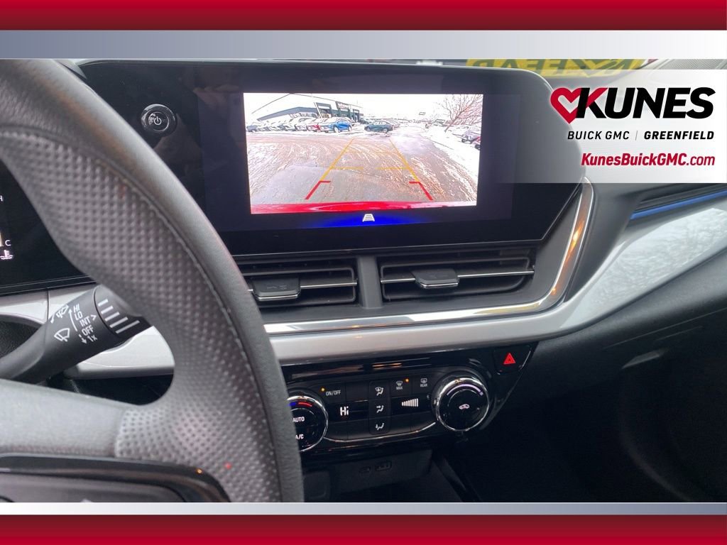 Used 2025 Chevrolet Trax LT image 23