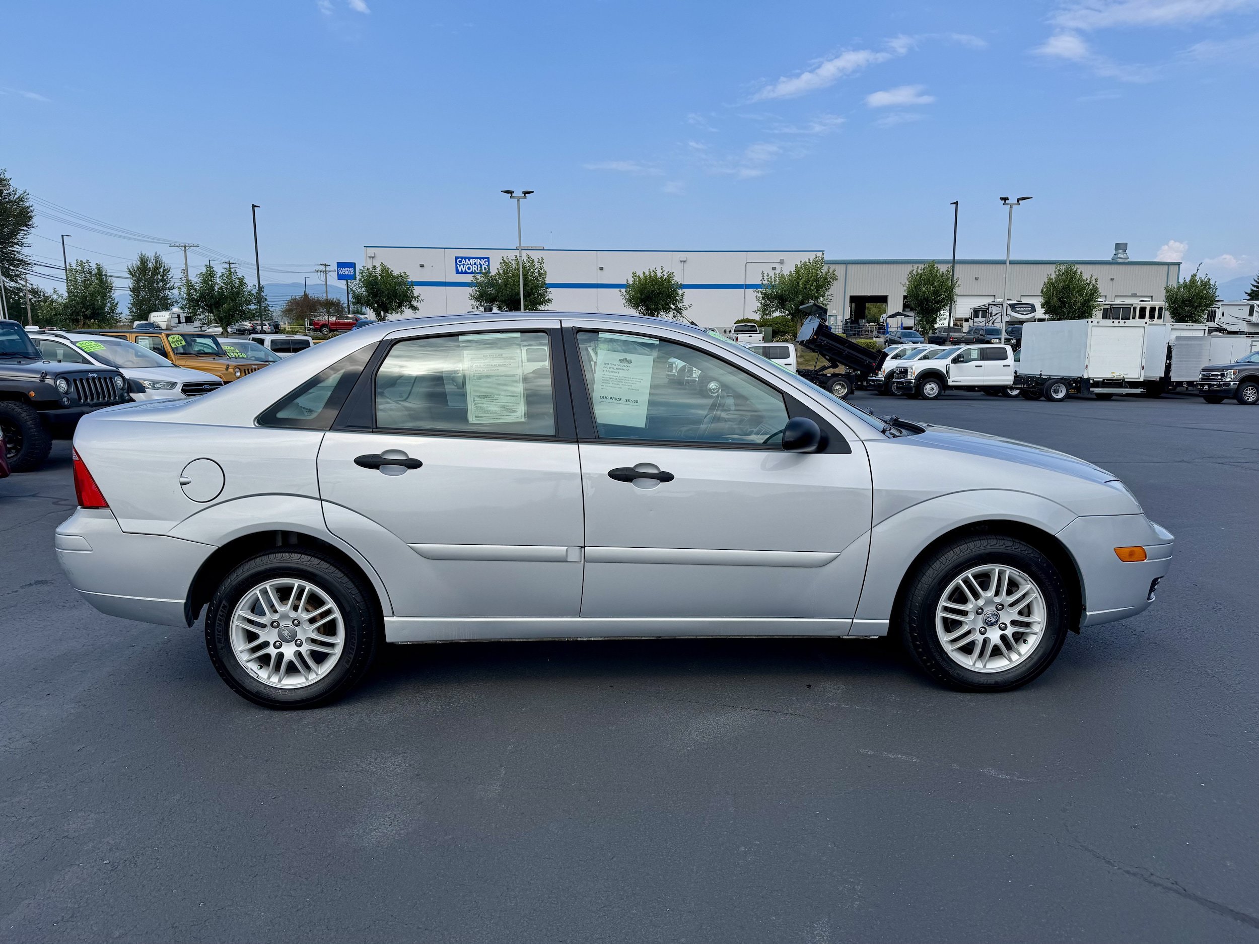 Used 2005 Ford Focus S FWD image 3
