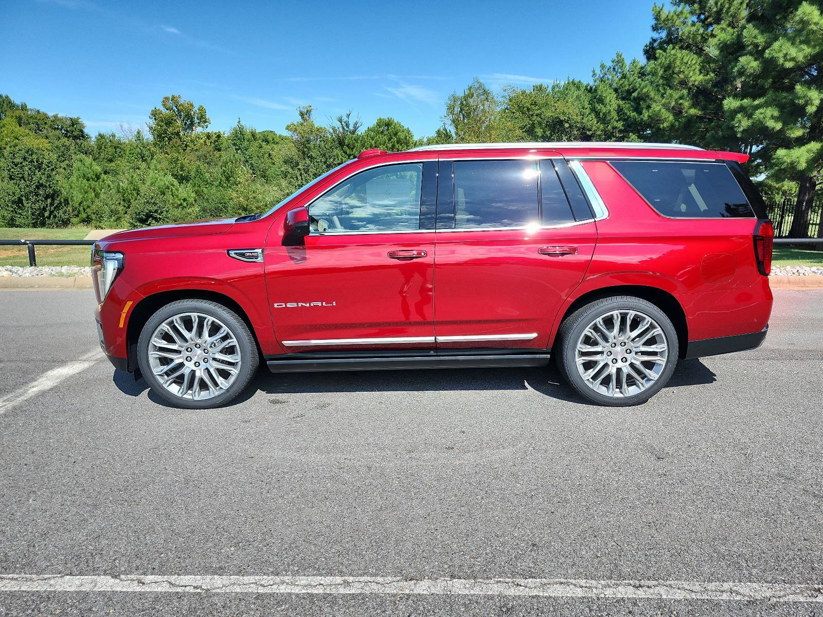 New 2027 GMC Yukon Denali AWD/4WD image 2