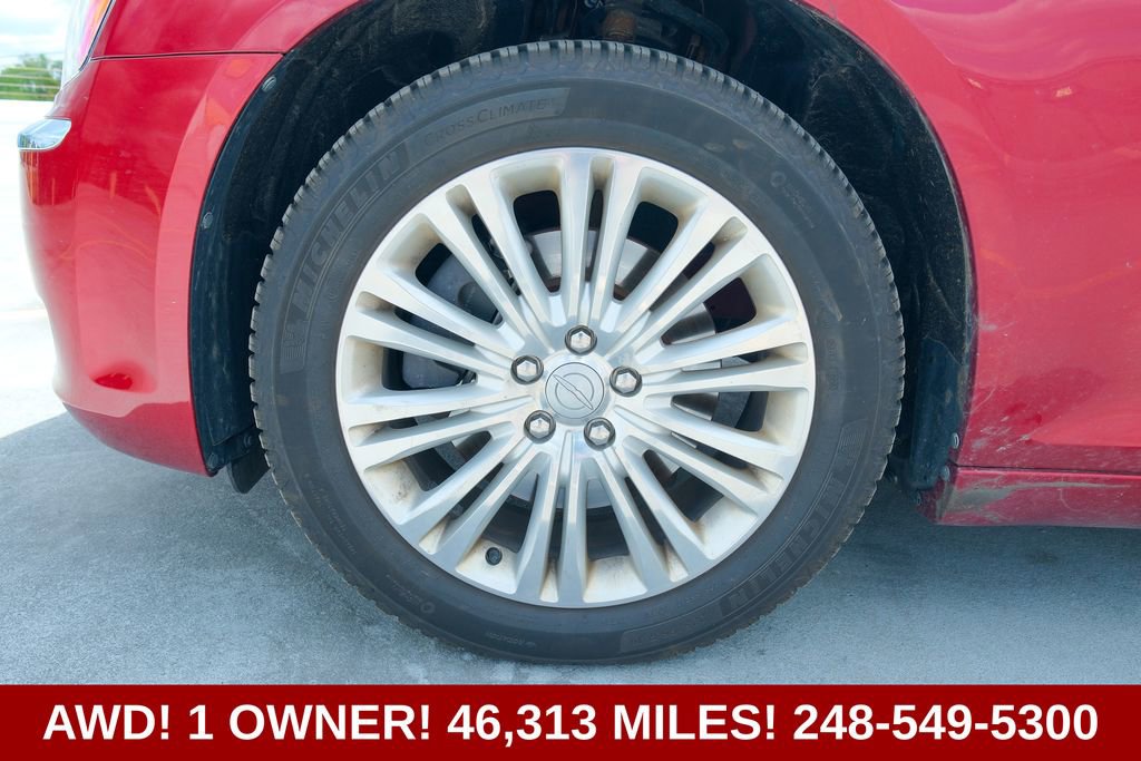 Used 2014 Chrysler 300 AWD w/ Driver Convenience Group image 9
