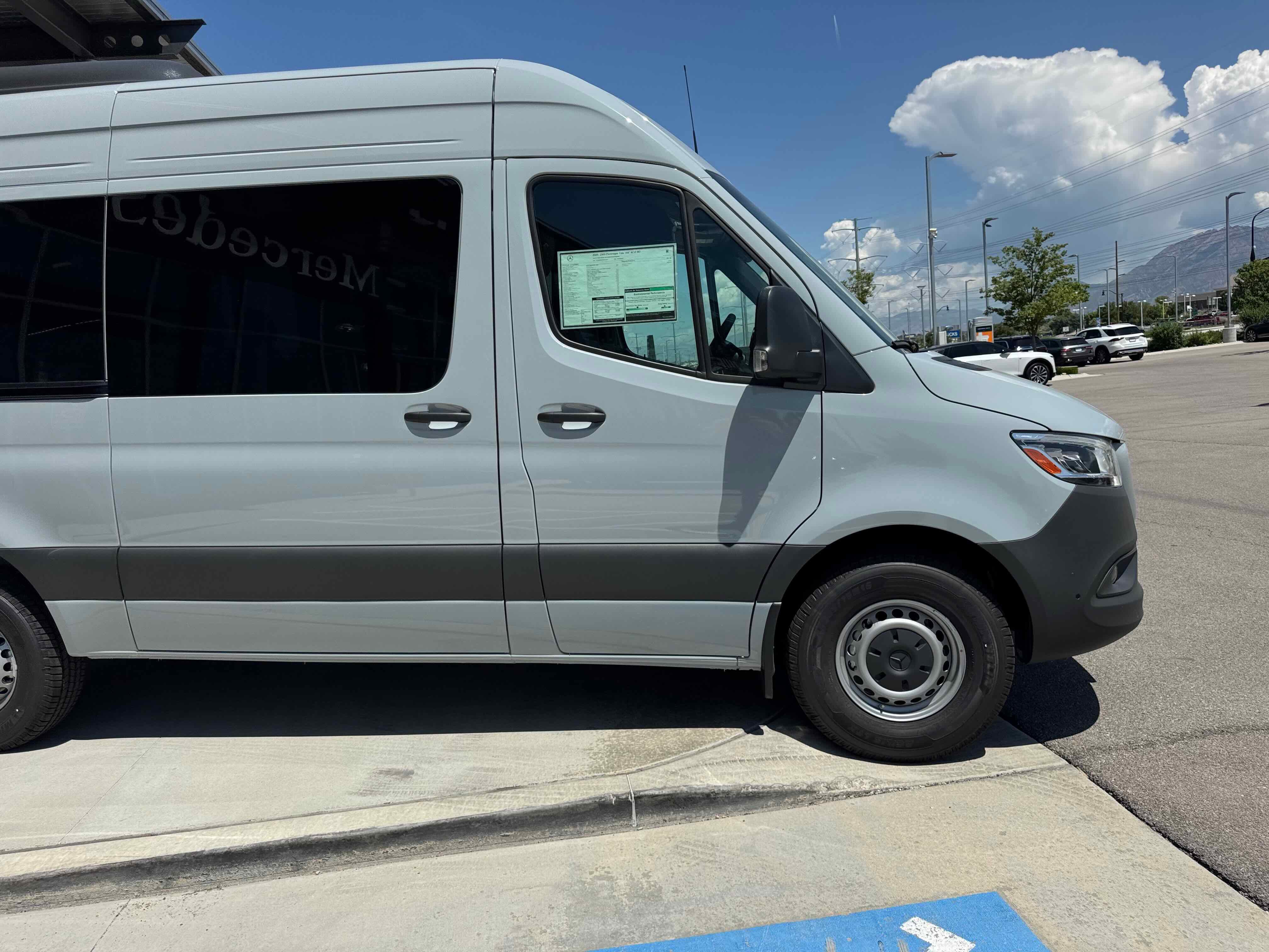 New 2025 Mercedes-Benz Sprinter 2500 image 10