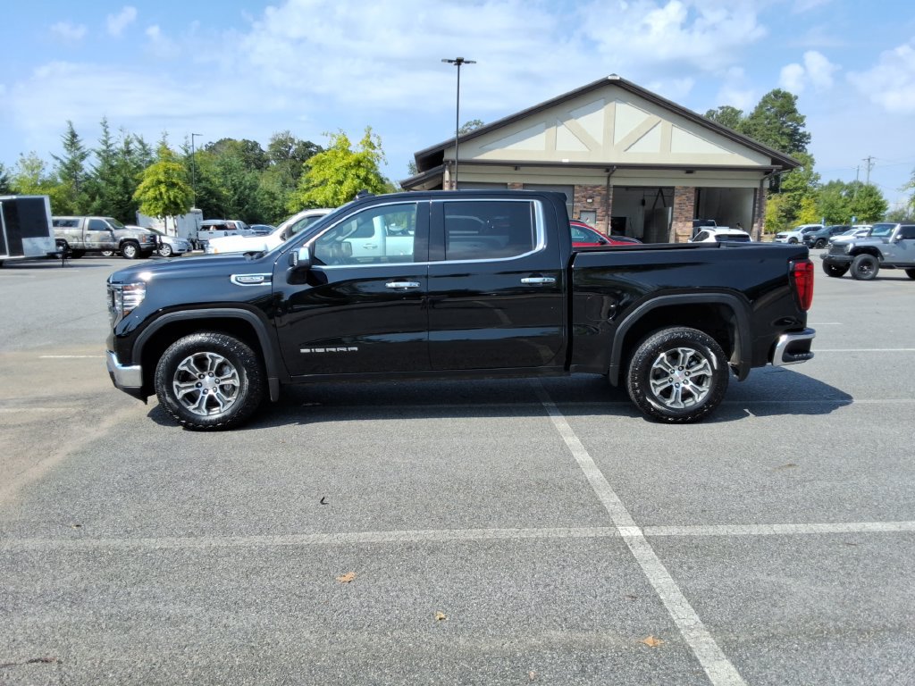 Used 2025 GMC Sierra 1500 SLT RWD image 8
