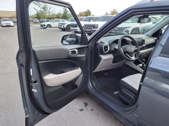 Certified 2026 Hyundai Venue SEL FWD image 28