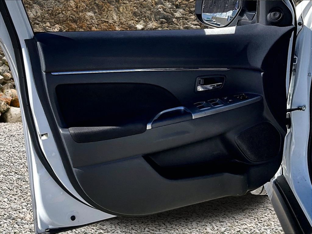 Used 2019 Mitsubishi Outlander Sport LE image 17