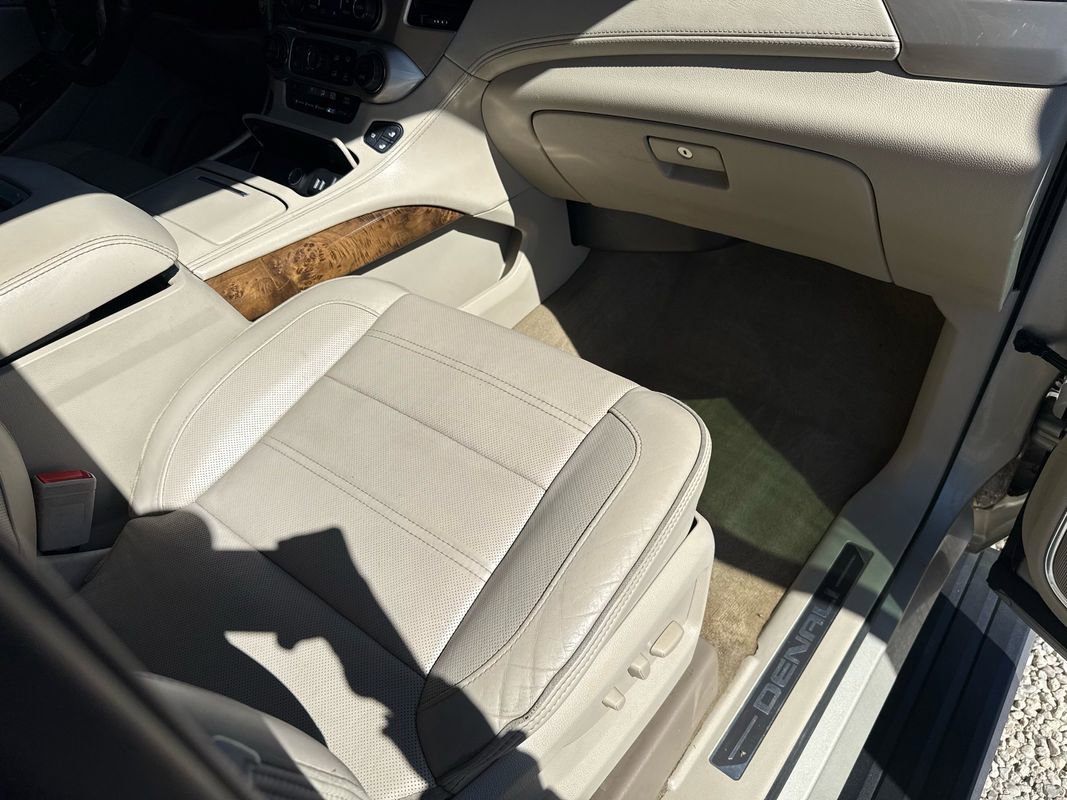 Used 2015 GMC Yukon Denali w/ Premium Package image 16