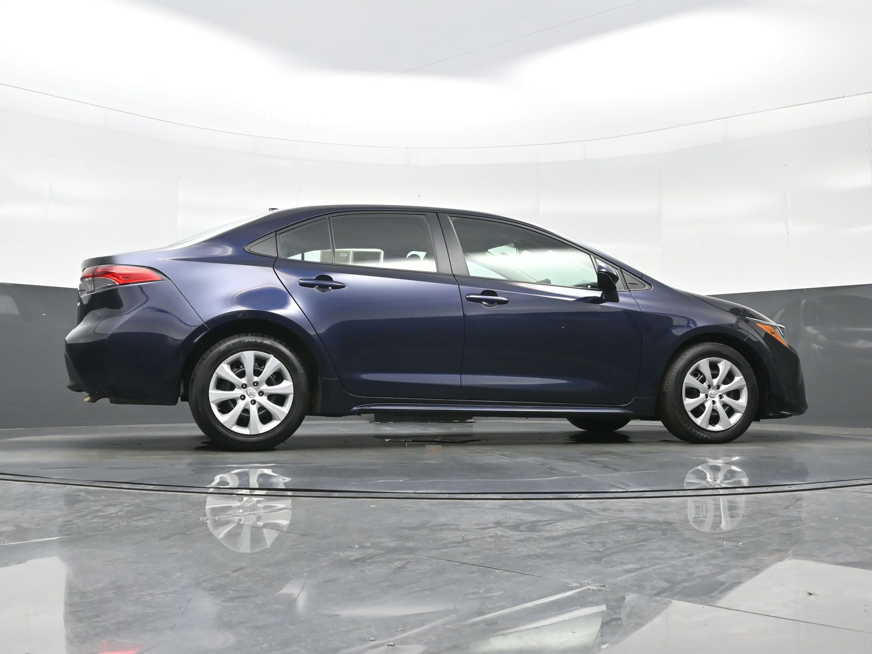 Used 2023 Toyota Corolla LE FWD image 31
