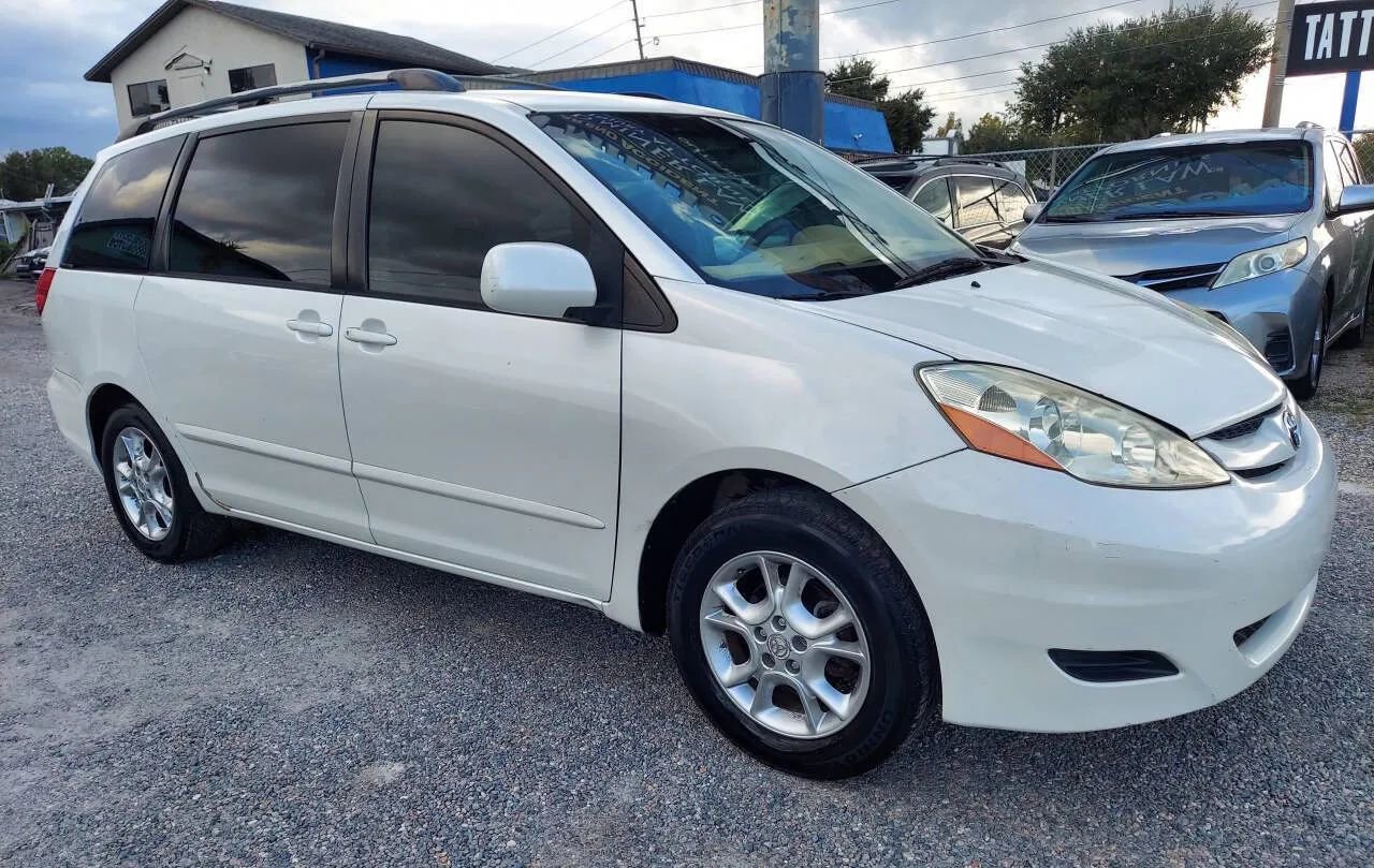 Used 2006 Toyota Sienna XLE Limited image 3