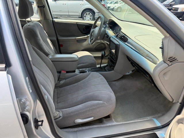 Used 2002 Chevrolet Malibu V6 w/ Preferred Equipment Group 1 FWD image 11