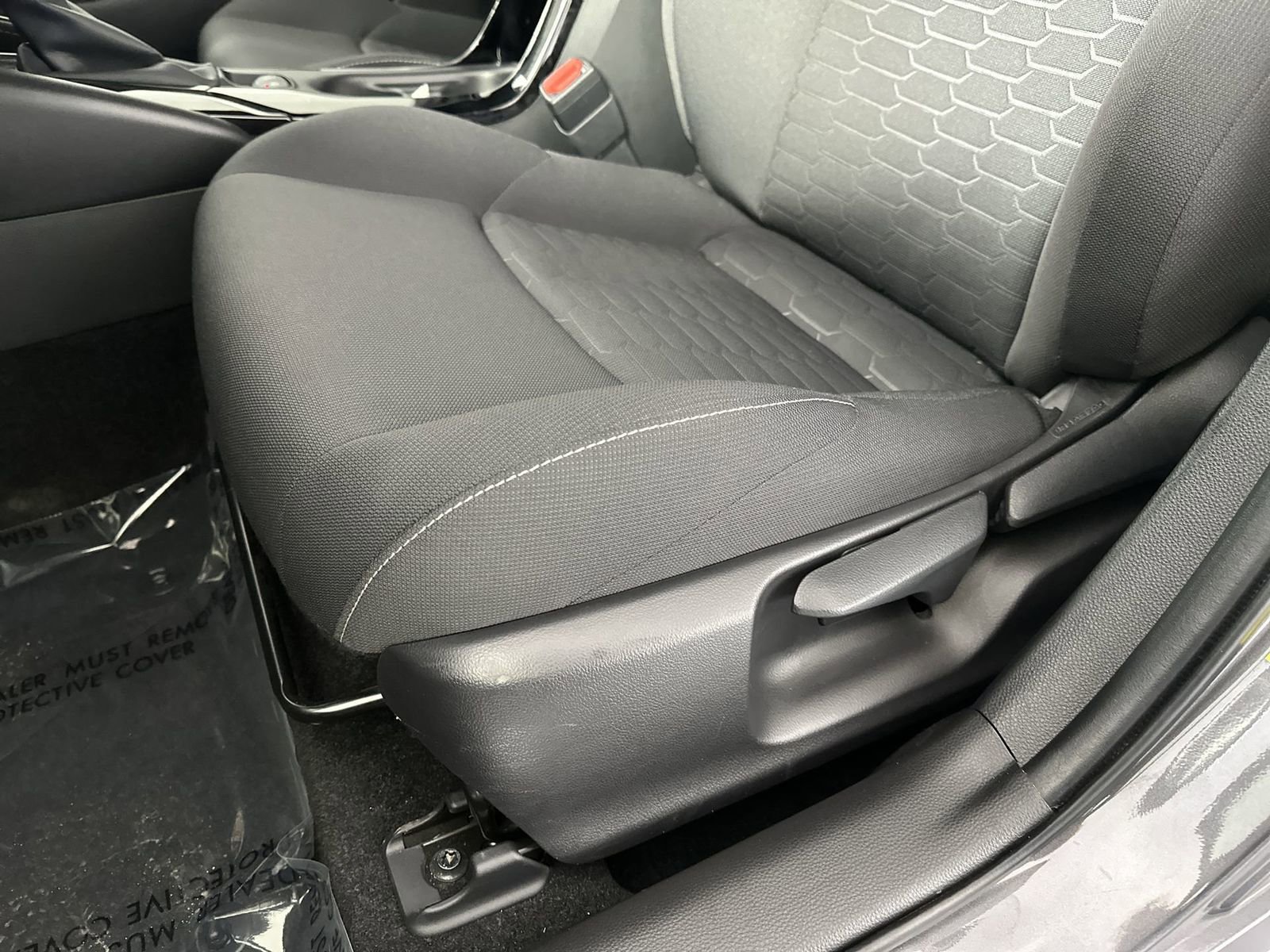 Used 2022 Toyota Corolla SE w/ SE Preferred Package image 12