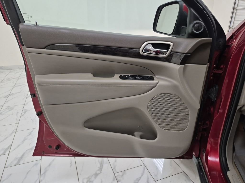 Used 2012 Jeep Grand Cherokee Laredo w/ Laredo E Group image 23