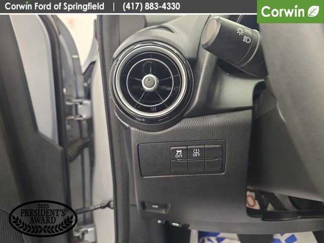 Used 2019 Toyota Yaris LE FWD image 33