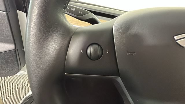 Used 2020 Tesla Model 3 Standard Range Plus RWD image 15
