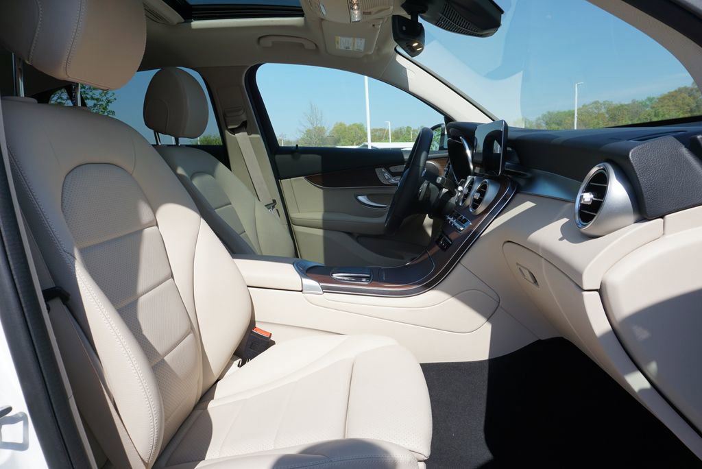 Used 2022 Mercedes-Benz GLC 300 4MATIC Coupe image 46