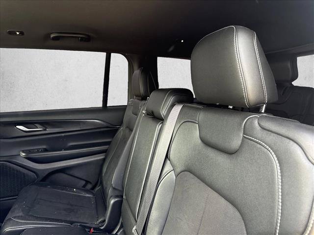 Used 2023 Jeep Grand Cherokee L Laredo AWD/4WD image 18