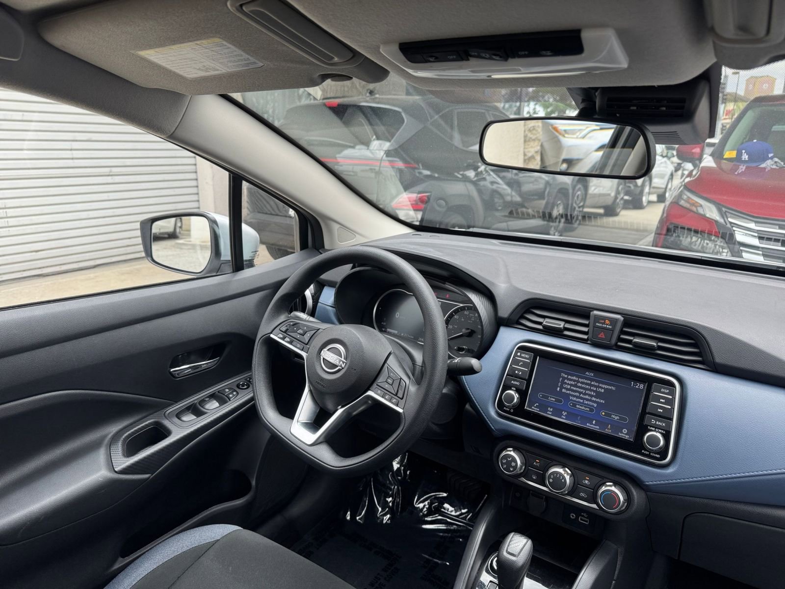 Used 2025 Nissan Versa SV FWD image 33