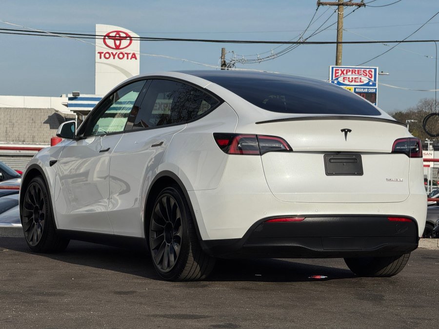 Used 2022 Tesla Model Y Performance image 7