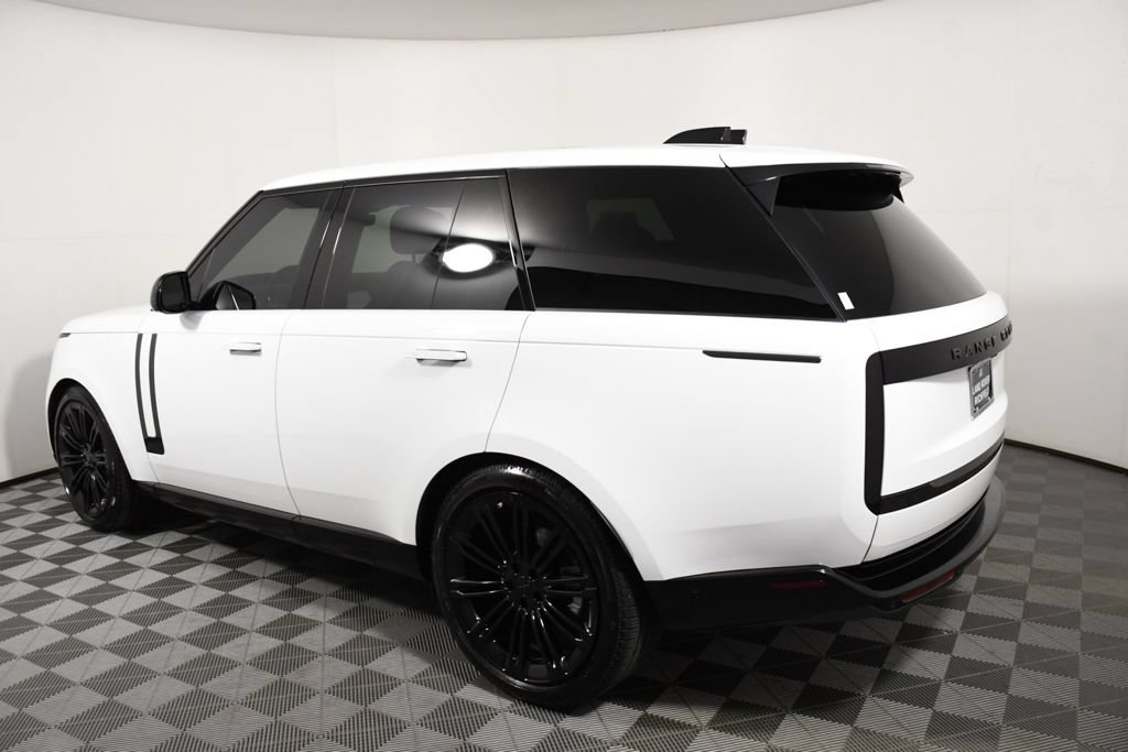 Used 2026 Land Rover Range Rover SE AWD/4WD image 3