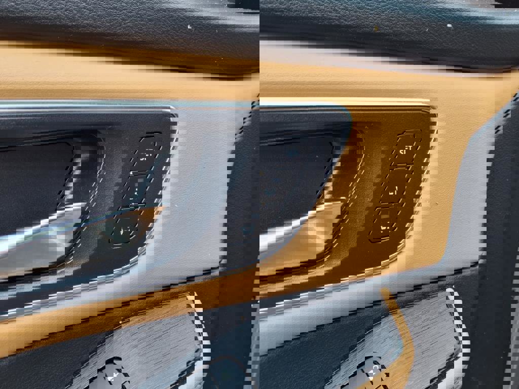 Used 2021 Nissan Rogue Platinum image 9