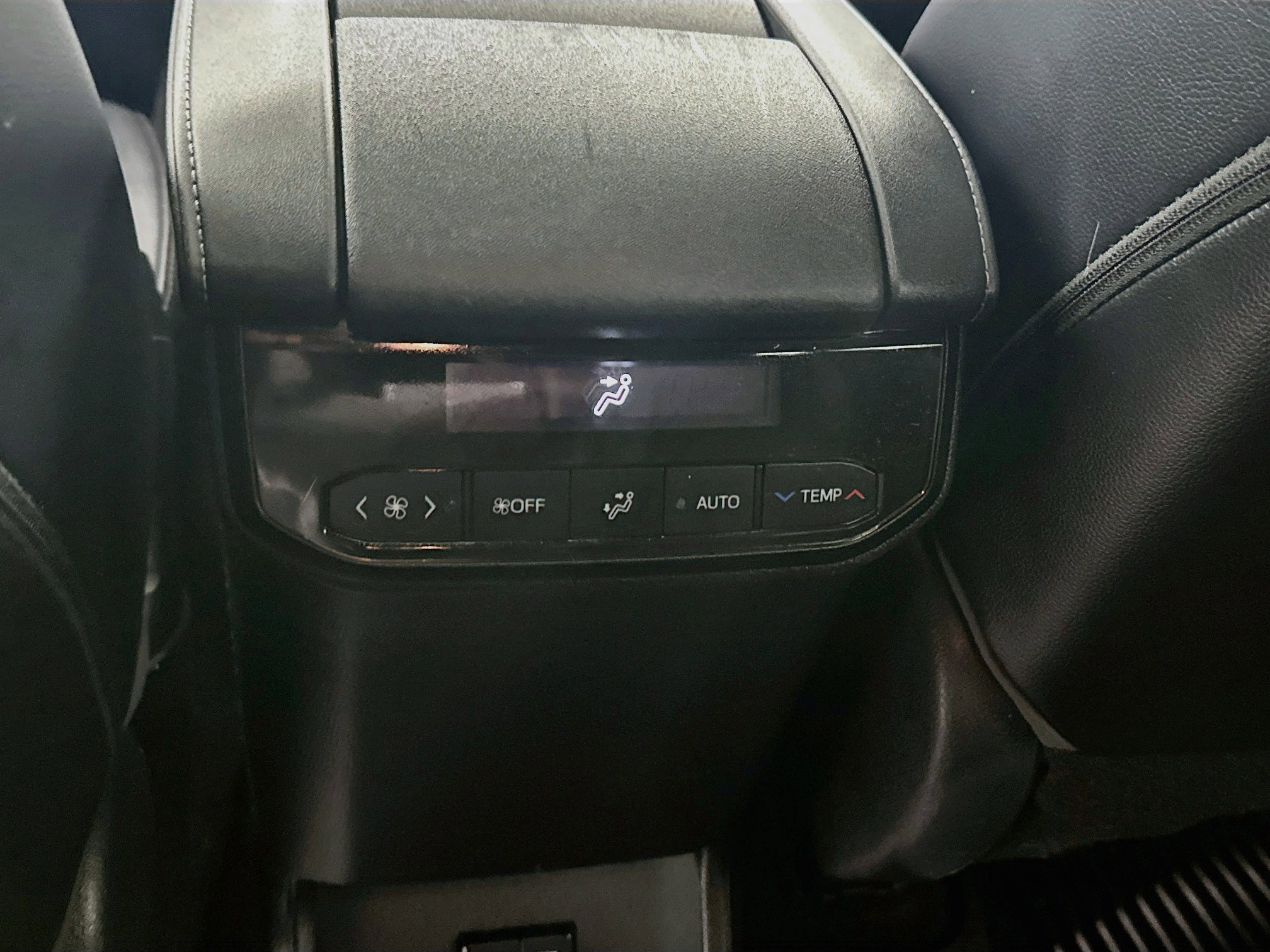 Used 2021 Toyota Highlander XSE AWD/4WD image 28