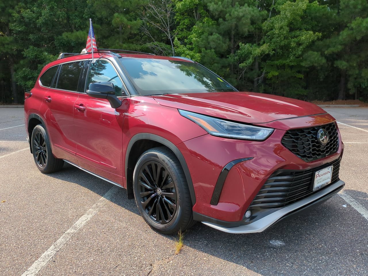 Used 2023 Toyota Highlander XSE AWD/4WD image 2