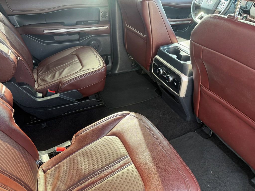 Used 2022 Ford Expedition Limited image 23