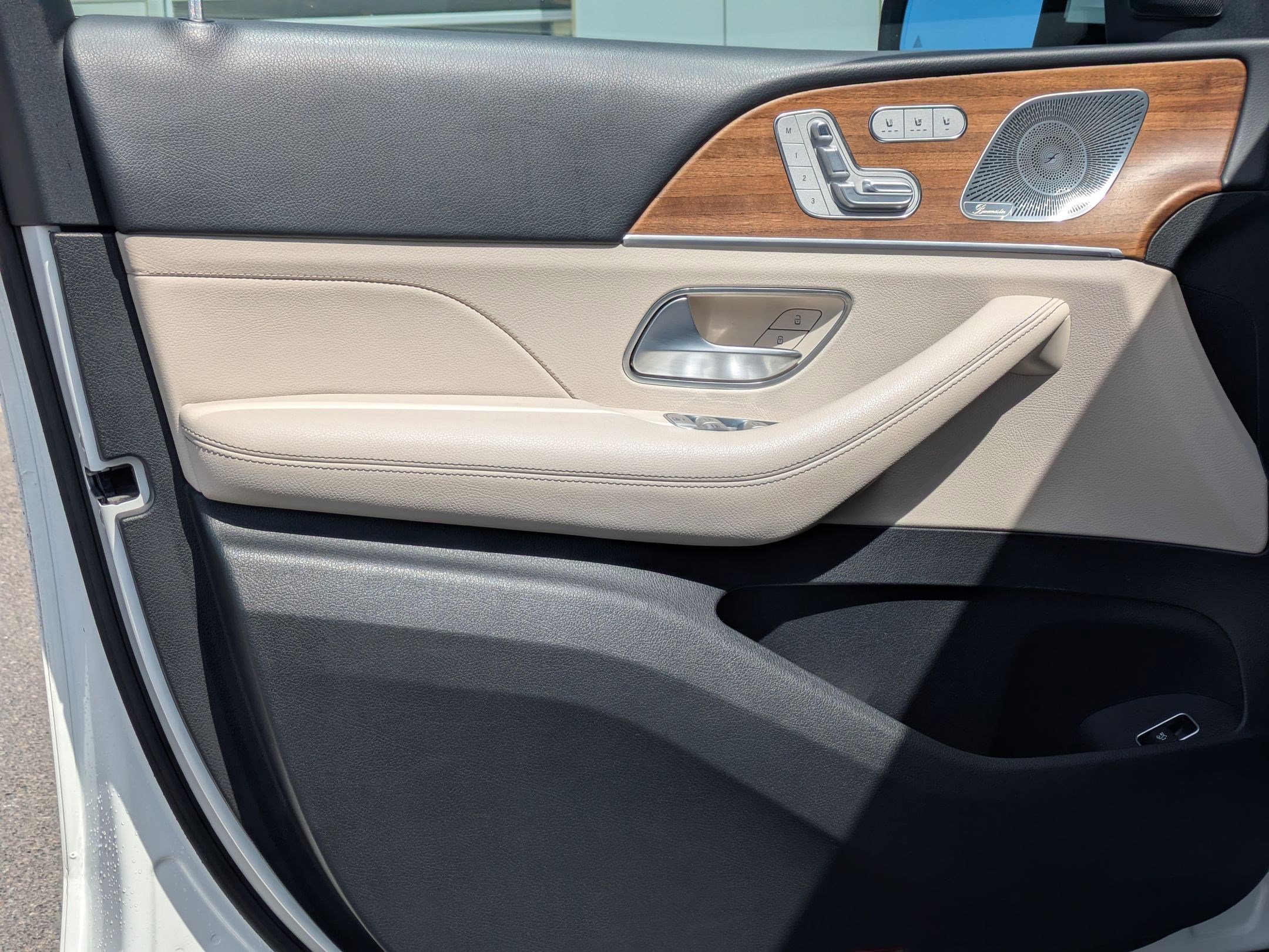 Used 2022 Mercedes-Benz GLS 450 4MATIC image 9