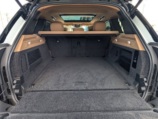 Used 2024 Land Rover Range Rover SE image 13