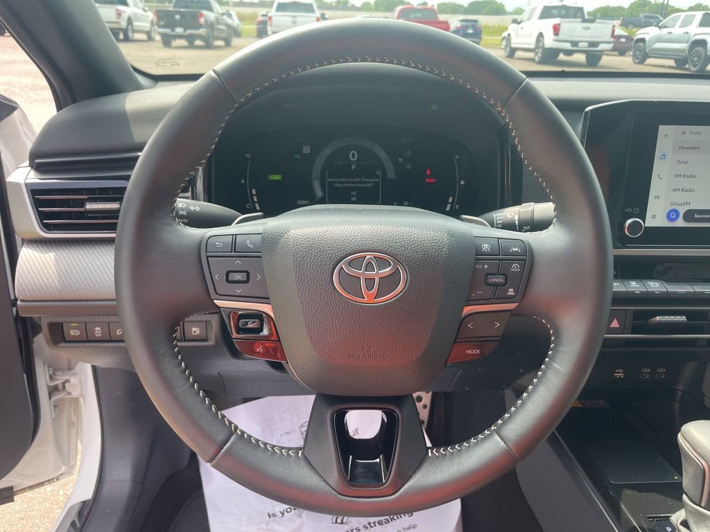 Used 2025 Toyota Camry SE w/ Convenience Package FWD image 28