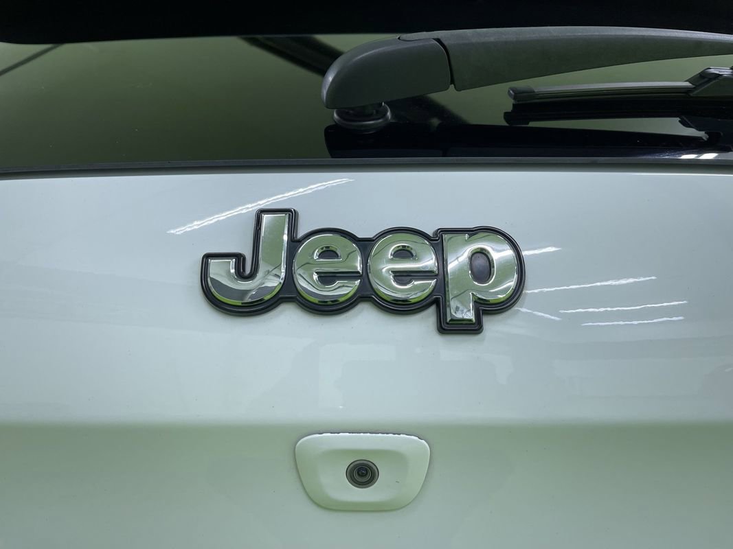Used 2018 Jeep Cherokee Limited image 13