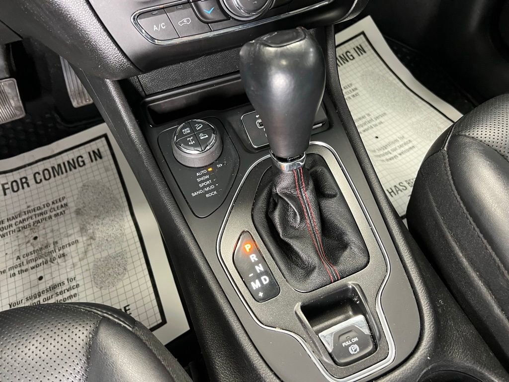 Used 2022 Jeep Cherokee Trailhawk w/ Sun, Sound & Nav Group image 11